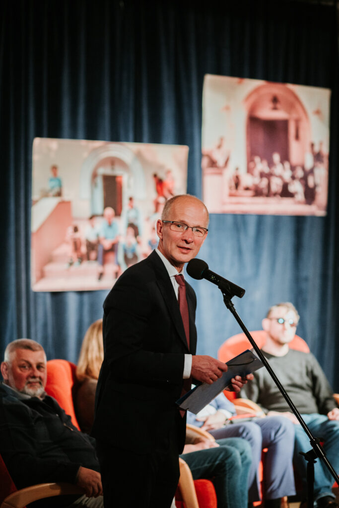 Leszek Połomski dziękuje za piękne przedstawienie.