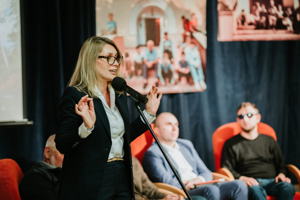 Wzruszona Kamila Miler-Zdanowska wspomina początki swojej pracy.