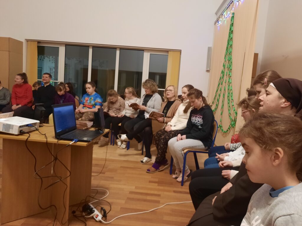 Podczas śpiewania kolęd na świetlicy