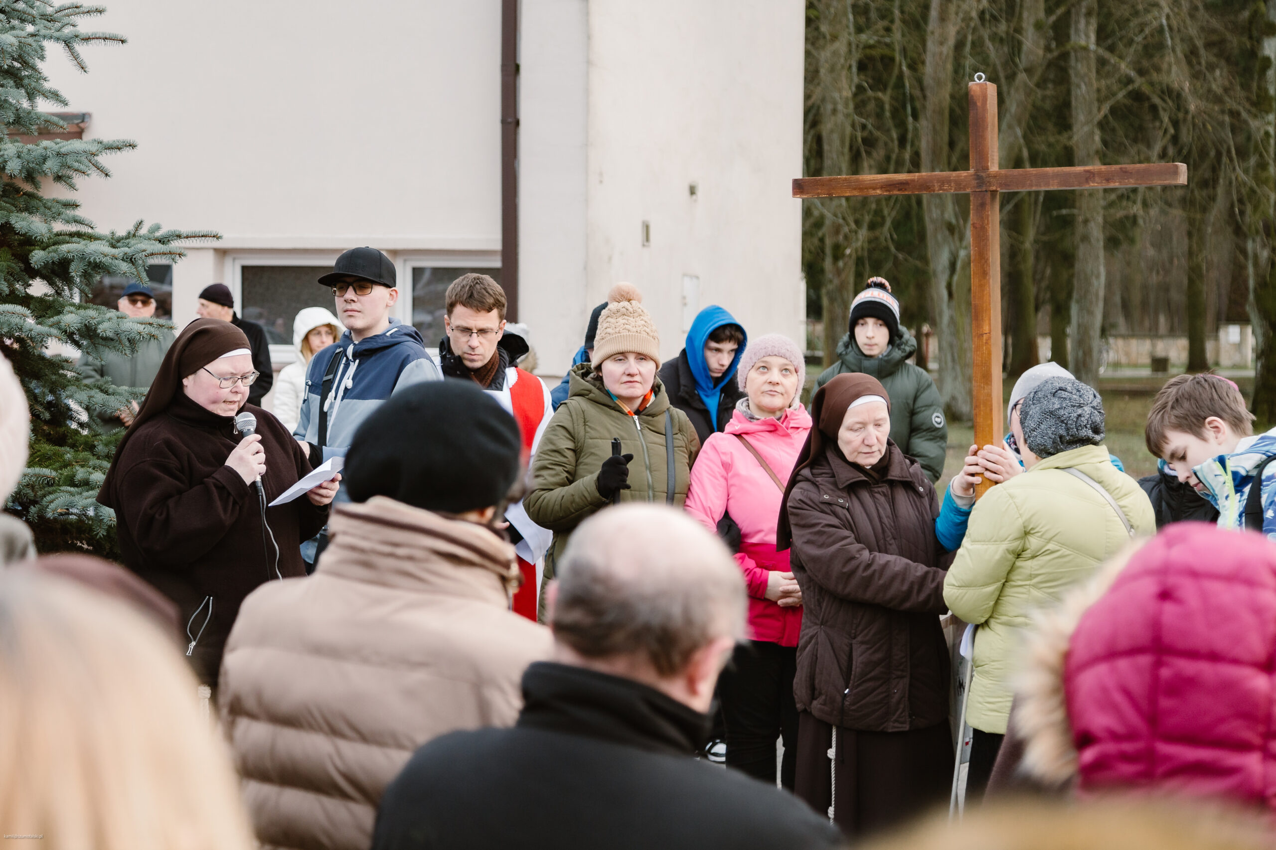 Kolejne rozważania przy zakątku Matki Czackiej.