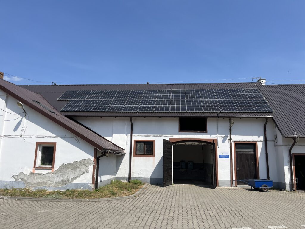 Fotowoltaika na dachu budynków gospodarczych.