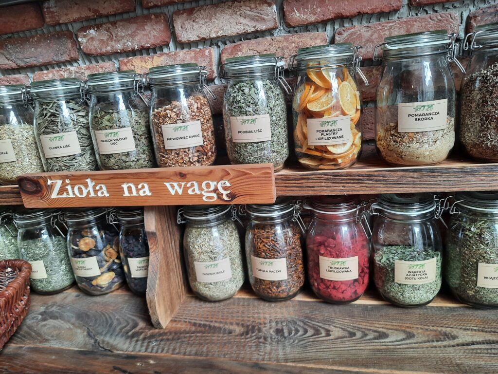 Słoiki z ziołami na wagę