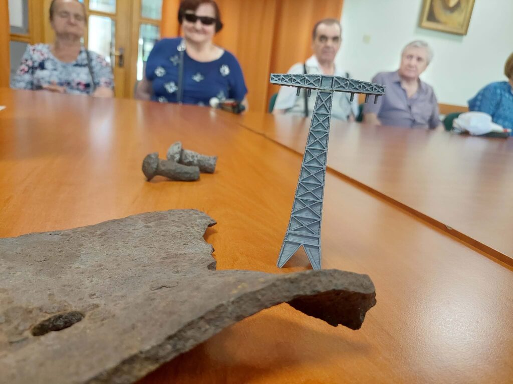 Zbliżenie na model stacji.
