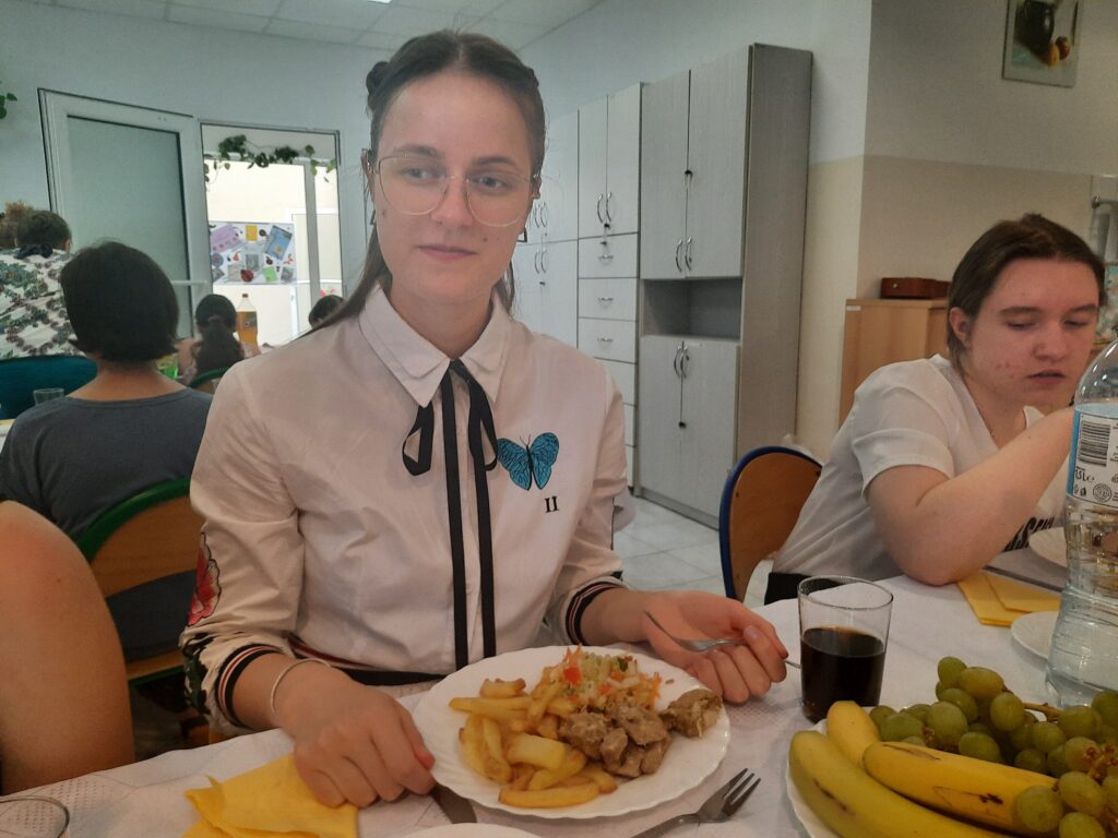 Pani Edyta w towarzystwie pani Hani, dziewcząt Julki, Pauliny