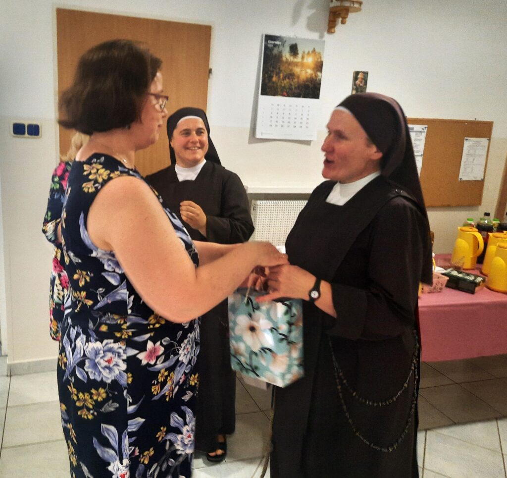 Pani Iza składa podziękowanie Siostrze Janie