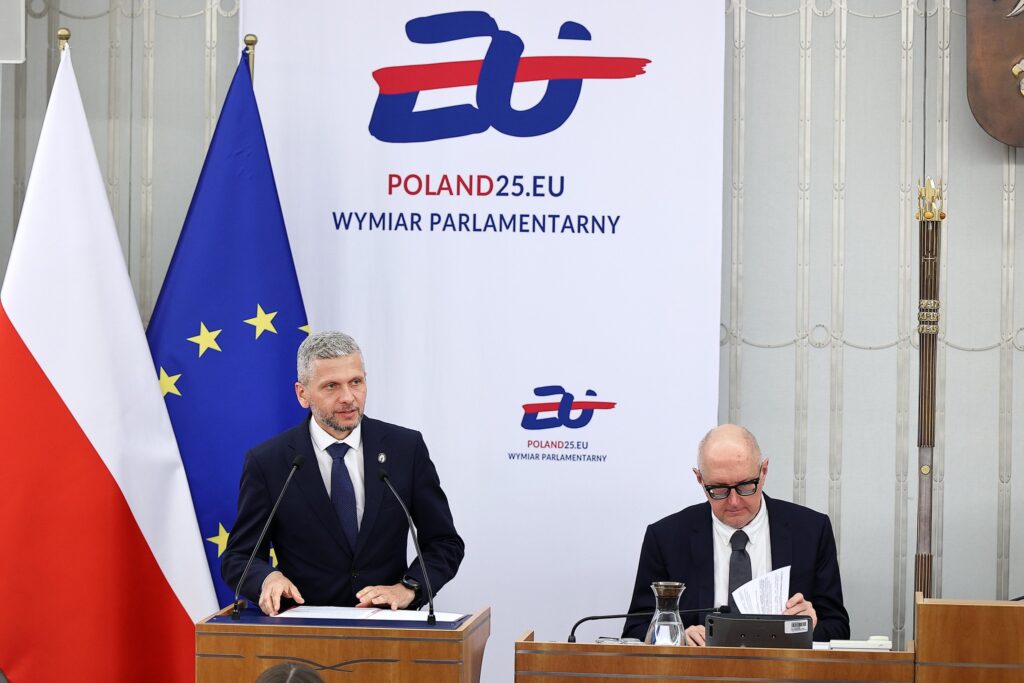Prezes Paweł Kacprzyk wygłasza przemówienie.