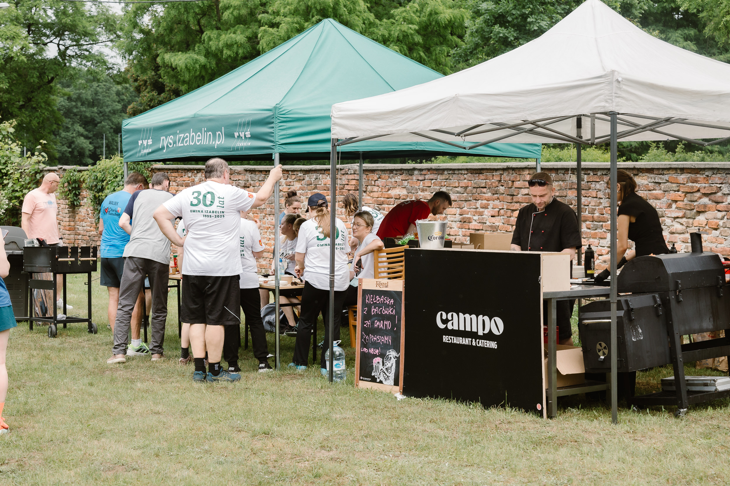 Grill rozstawiony przez firmę Campo.