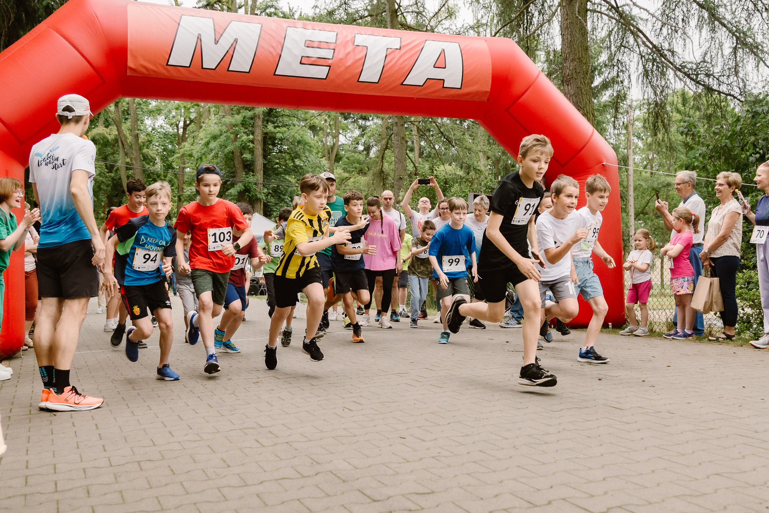 Start najstarszej grupy chłopców.