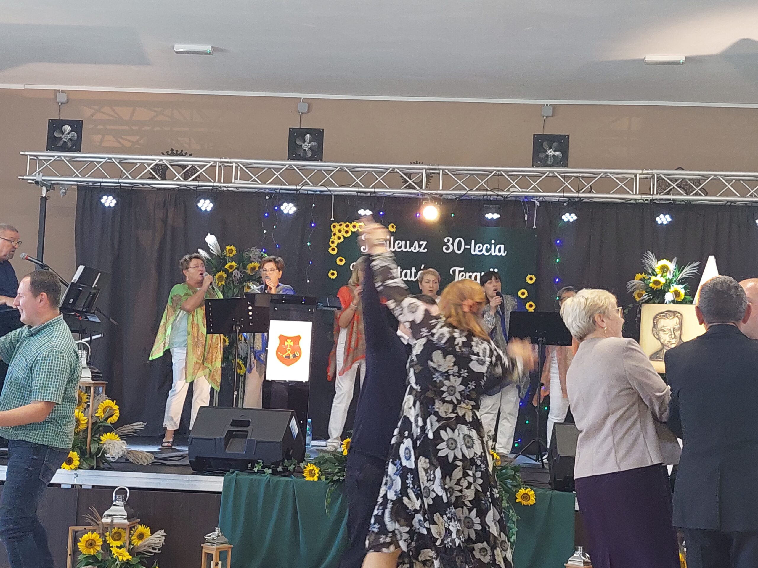 Wspólne świętowanie na scenie