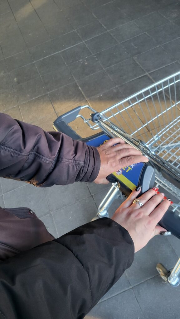 wybieranie wózka sklepowego 