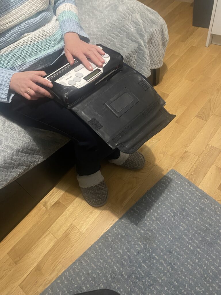 notowanie informacji przez uczestnika na notatniku brajlowskim