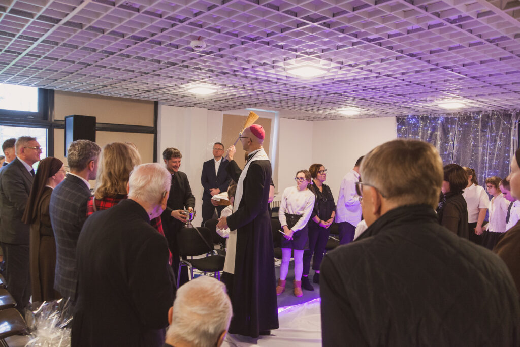 poświęcenie budynku przez Arcybiskupa