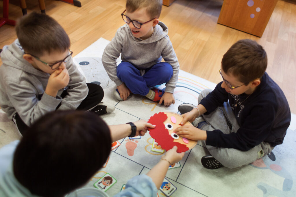 Dzieci w trakcie zajęć