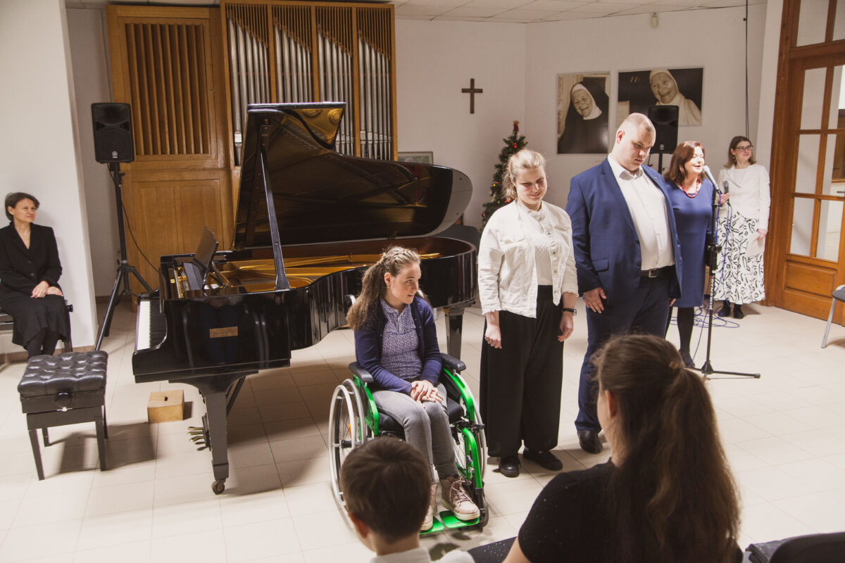 Muzyka dodaje im skrzydeł – wesprzyj Szkołę Muzyczną w Laskach.