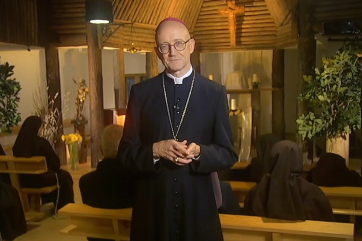 Arcybiskup Adrian Galbas w Kaplicy w Laskach