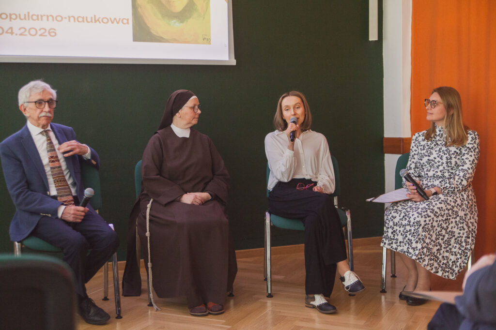 zdjęcie z konferencji w domu przyjaciół