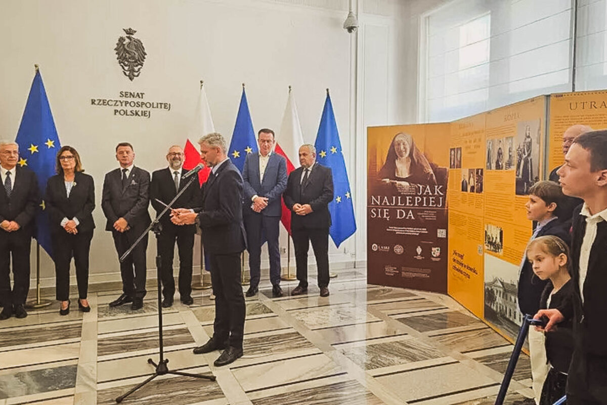 Wystawa „Jak najlepiej się da” w Senacie RP